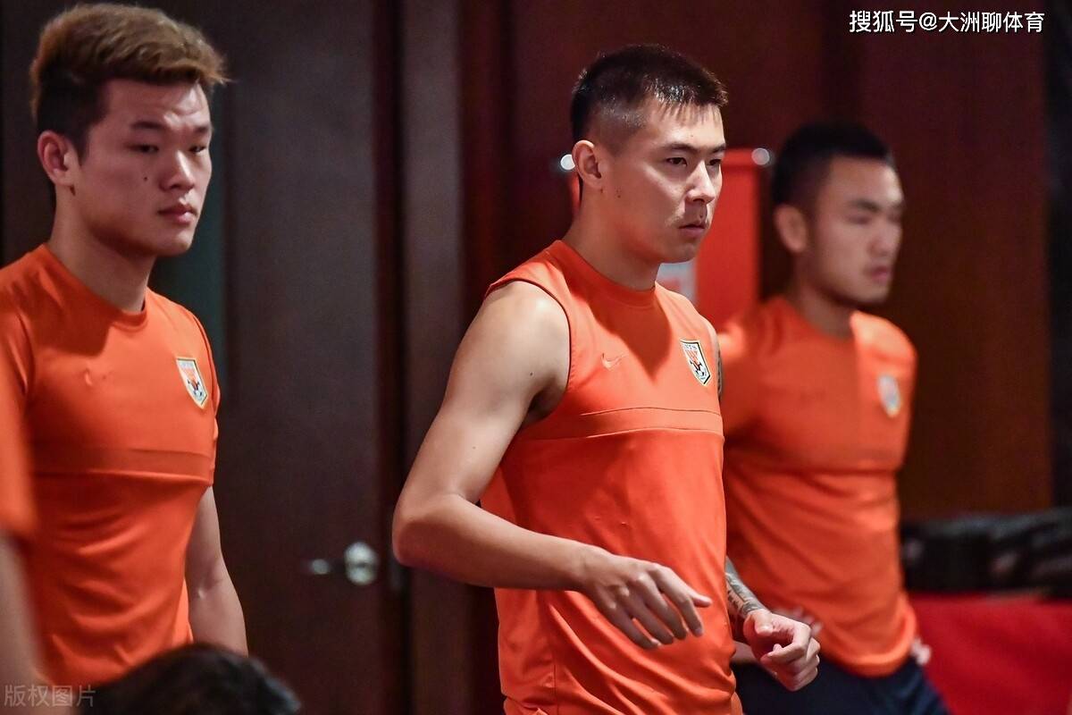 皖江暴熊队对阵徽州雪豹队，UFC巡回赛爆冷，门将神扑救主——豪门底蕴再次显现